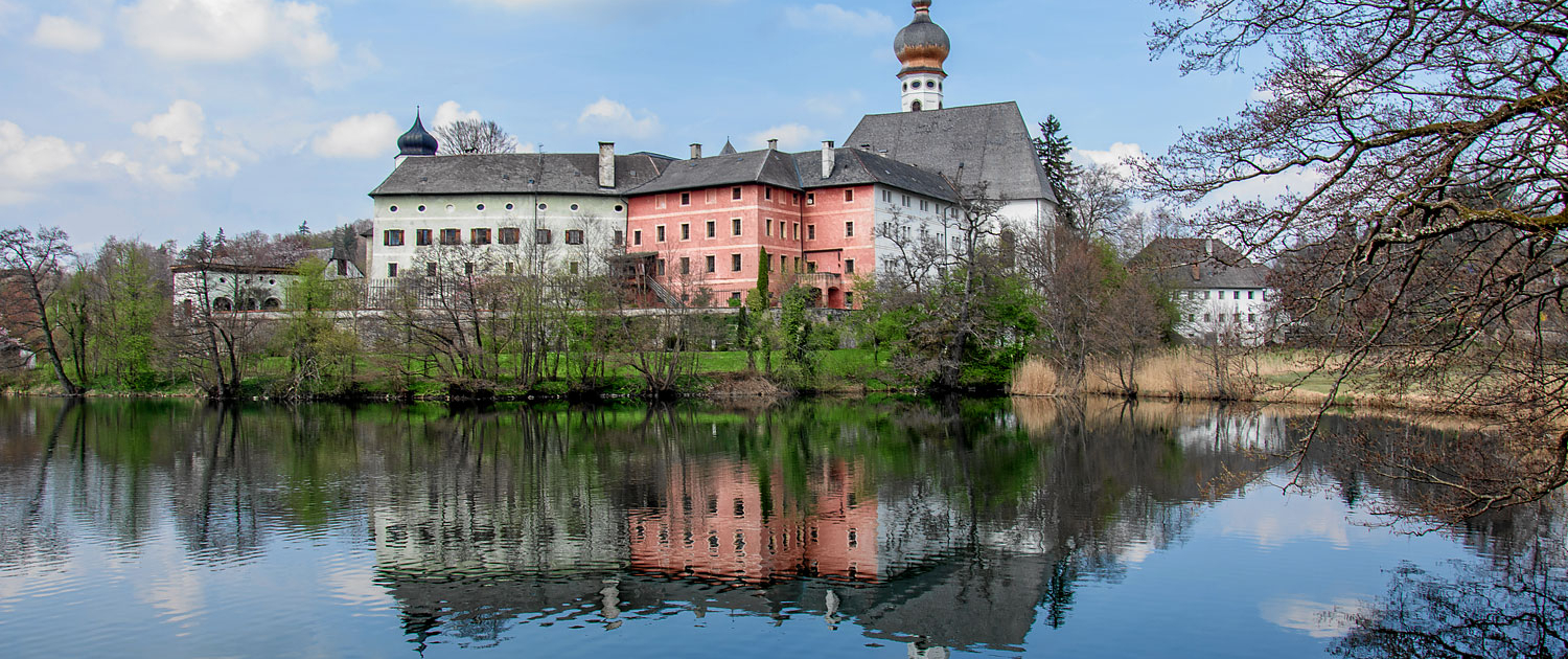 Höglwörther See mit Kloster