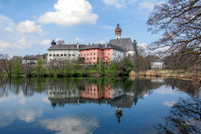 Höglwörther See mit Kloster